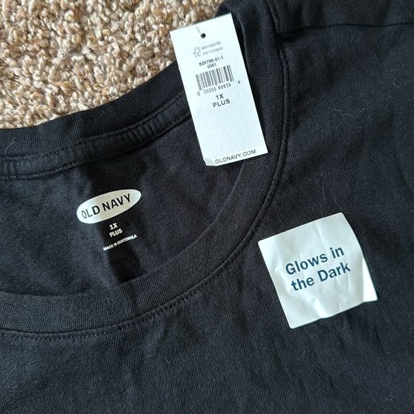 NWT Old Navy - Black Here for the Boos Glow in the Dark Tshirt - 1X Plus - Picture 3 of 3